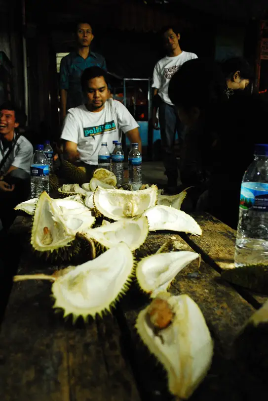 Eating Durian In Palembang Indonesia | Airasia Pesta Blogging Communities Trip 2009 | Things To Do In Palembang, Indonesia | Indonesia, Palembang, Pesta Blogger, Sumatra, Things To Do In Palembang | Author: Anthony Bianco - The Travel Tart Blog